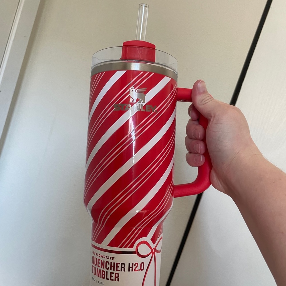 🛑SOLD🛑 Stanley Bold Red and White Tumbler